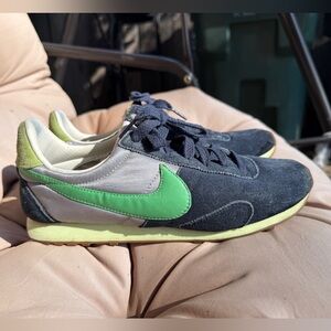 Nike Pre Montreal Sneakers Women size 8.5 Blue Green Poison Running Shoes